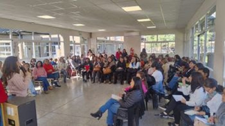 "Las Bebetecas: Di&aacute;logo, reflexi&oacute;n y escritura"