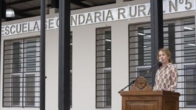 Bovi: "Este gobierno garantiza que nuestros estudiantes no se desarraiguen y puedan terminar la Secundaria"