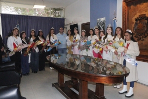 FNE2025: el intendente Rivarola recibió a las candidatas a reina departamental en el “pasaje primaveral” por el municipio