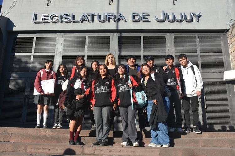 El Centro Polivalente de Arte visit&oacute; la Legislatura