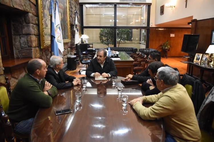 El vicegobernador Alberto Bernis recibi&oacute; a dirigentes de la C&aacute;mara del Tabaco