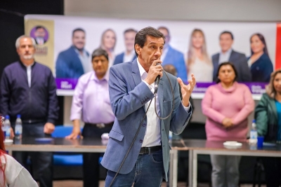 Viviendas y m&aacute;s empleo, principales compromisos de Carlos Sadir