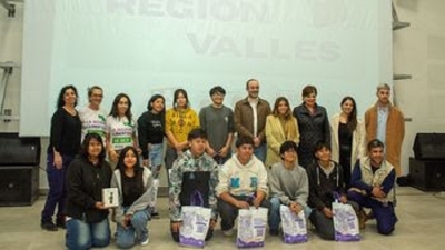 Estudiantes ganadores de los Valles recibieron el premio del Concurso "1 Minuto por mi Tierra"