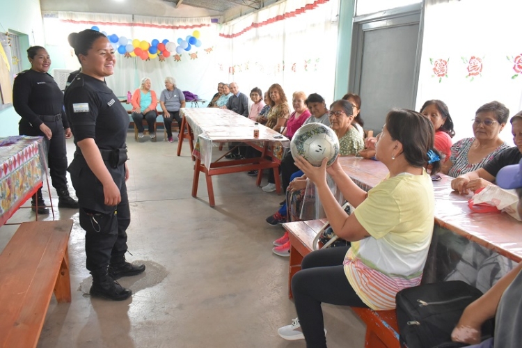 Gesti&oacute;n municipal activa: talleres de concientizaci&oacute;n sobre ciberestafas para nuestros adultos mayores