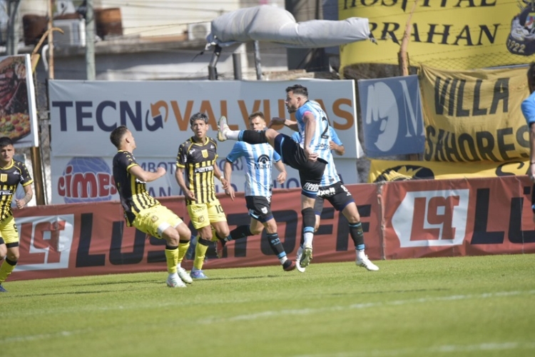 El &ldquo;Lobo&rdquo; se afianza arriba y no se baja de la pelea