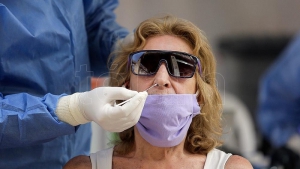 Detectan en el pa&iacute;s variantes del coronavirus del Reino Unido, Manaos y California