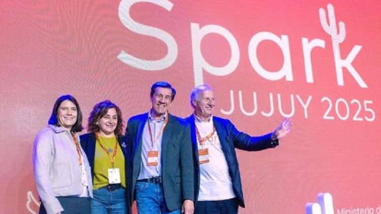 Sadir particip&oacute; de la apertura del Festival Spark