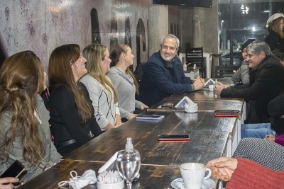 Se realiz&oacute; un caf&eacute; pymes en la casa macedonio graz