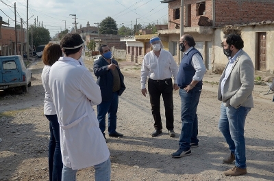 El intendente Rub&eacute;n Eduardo Rivarola encabez&oacute; el rastrillaje c 360&deg; en el Barrio Sarmiento