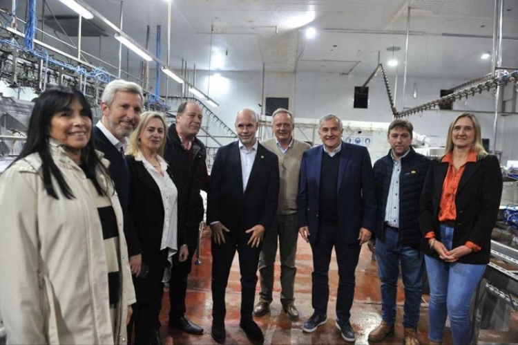 Morales impulsa un &ldquo;acuerdo fiscal&rdquo; y &ldquo;reglas claras&rdquo; para el desarrollo productivo del pa&iacute;s