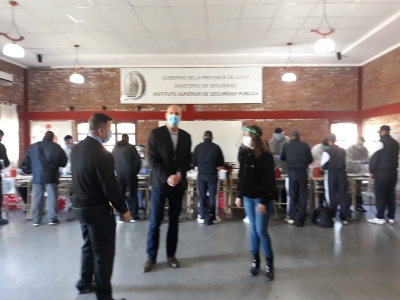 Contin&uacute;an los testeos a polic&iacute;as y alumnos del Instituto de Seguridad