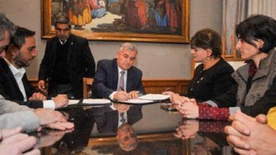 Provincia y Naci&oacute;n articulan acciones para robustecer lucha contra el fuego