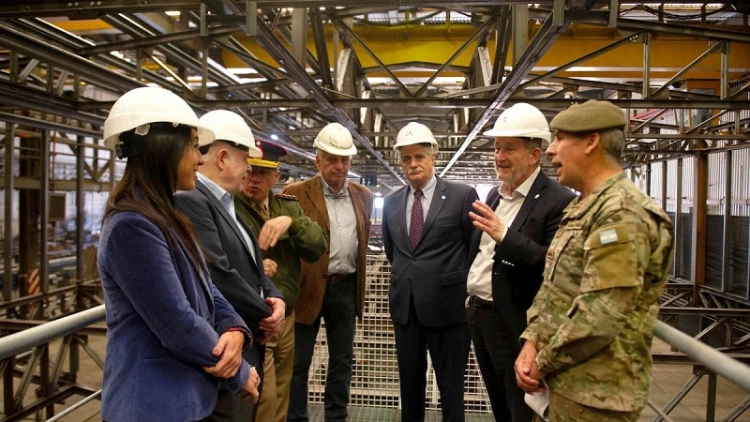 Taiana supervis&oacute; la "modernizaci&oacute;n" de Base Petrel: "Ser&aacute; de primera categor&iacute;a mundial"
