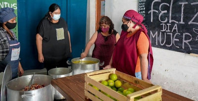Reconocimiento a Mujeres de instituciones de contenci&oacute;n por el compromiso social permanente