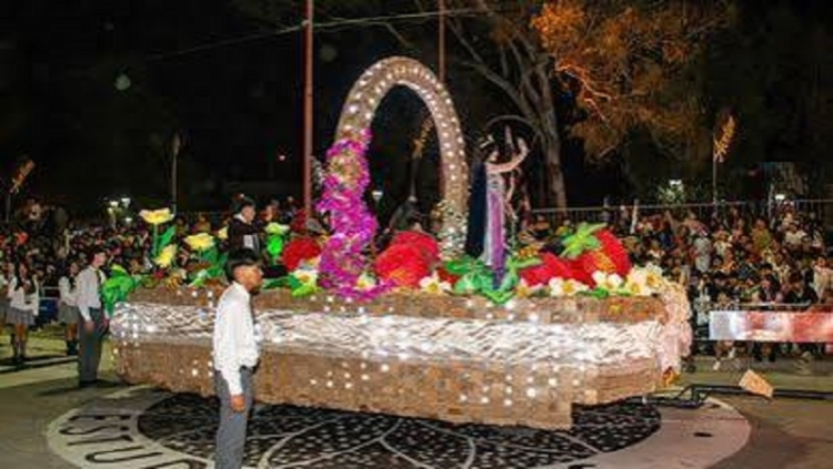 Este viernes ser&aacute; el desfile de carrozas de los grupos A y B