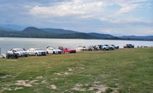 Prohibici&oacute;n de la pesca en la orilla en los diques