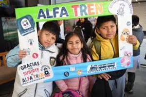 Educaci&oacute;n llev&oacute; alfabetizaci&oacute;n, experiencias escolares e investigaci&oacute;n a la Feria del Libro