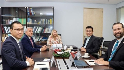 Morales busca inversores en Panam&aacute; para proyectos de litio, movilidad el&eacute;ctrica y energ&iacute;as renovables