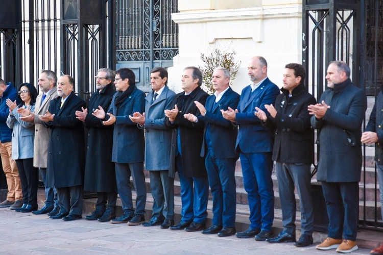 El vicegobernador Alberto Bernis particip&oacute; del acto por el D&iacute;a del Himno Nacional Argentino