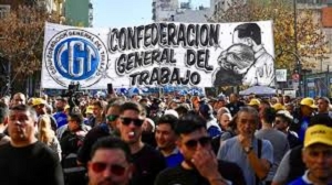 La CGT present&oacute; un amparo contra el decreto del Gobierno que limita las huelgas