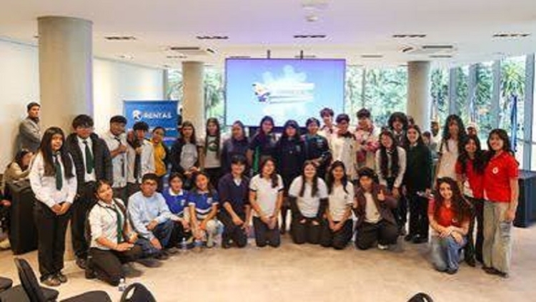 Rentas en la FNE: el Colegio Blaise Pascal se consagr&oacute; ganador del Hackathon Carrocero