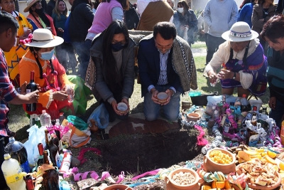 Concejales realizaron la tradicional ceremonia a la pachamama
