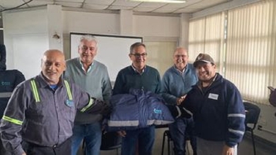 Agua Potable de Jujuy renueva la indumentaria del personal operativo y administrativo
