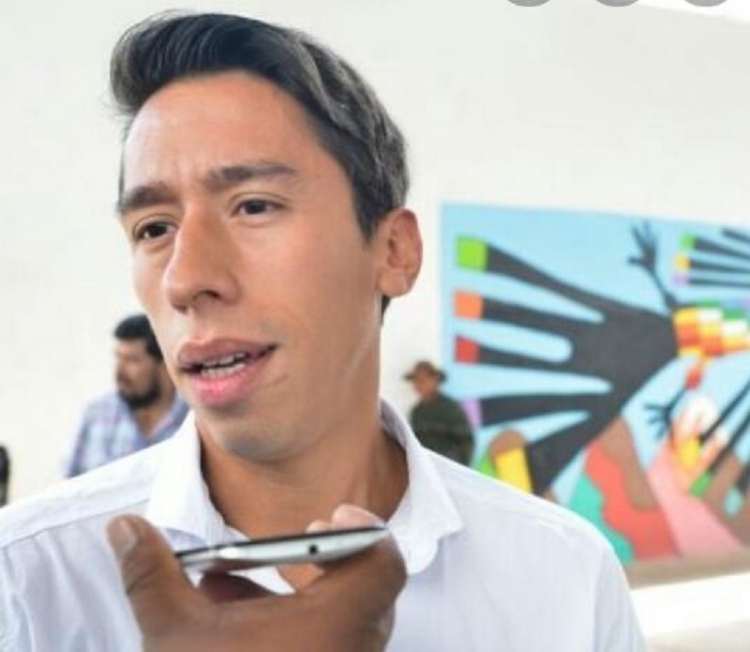 La oposici&oacute;n est&aacute; preocupada, por que lo que no trabajo en dos a&ntilde;os quiere hacerlo en un mes.