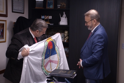 Gast&oacute;n Mill&oacute;n recibi&oacute; al embajador de Ucrania, Yurii Klymenko