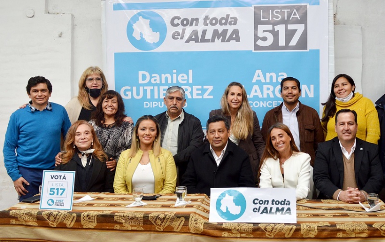 &ldquo;Con toda el alma&rdquo; present&oacute; sus candidatos a diputados provinciales y concejales