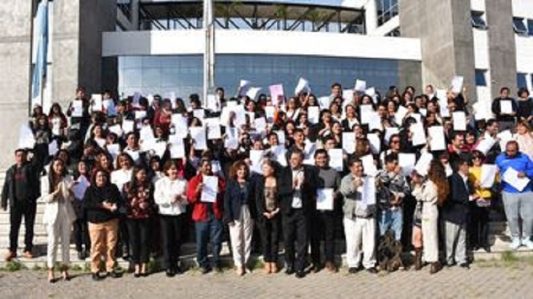 M&aacute;s de 350 docentes recibieron resoluci&oacute;n de titularidad