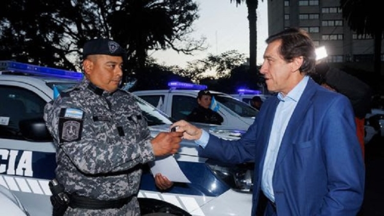 Sadir entreg&oacute; 14 camionetas para fortalecer el sistema de seguridad