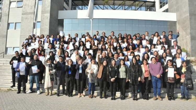 290 docentes se sumaron a la titularizaci&oacute;n