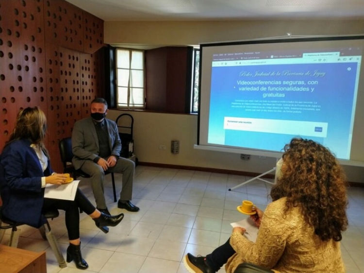 Importantes avances hacia la digitalizaci&oacute;n