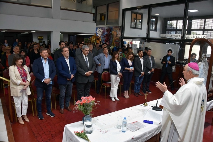 La virgen del rosario de r&iacute;o blanco y paypaya visit&oacute; la legislatura