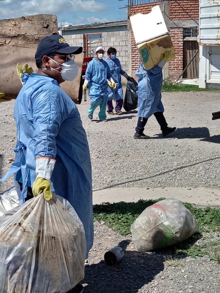 Equipos de Salud recorren domicilios para eliminar al mosquito transmisor del dengue