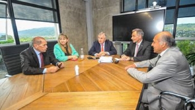 Autoridades de Ciencias Econ&oacute;micas de la Provincia y de Naci&oacute;n visitaron al Gobernador Morales
