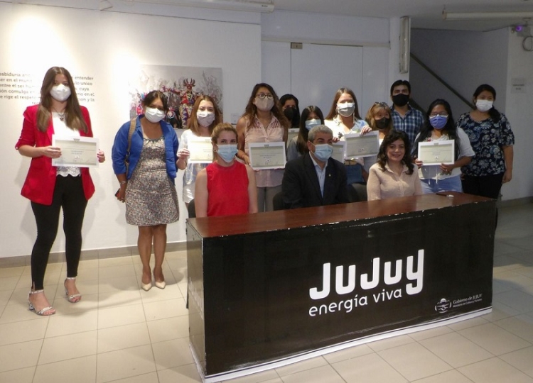 Gobierno: Entregan certificados a voluntariados sociales