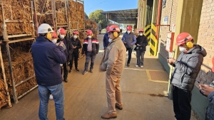 Productores tabacaleros recorrieron la planta de proceso de la Cooperativa