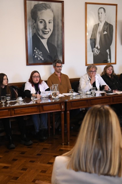 Mois&eacute;s respalda en senado la emergencia pedi&aacute;trica por el Garrahan
