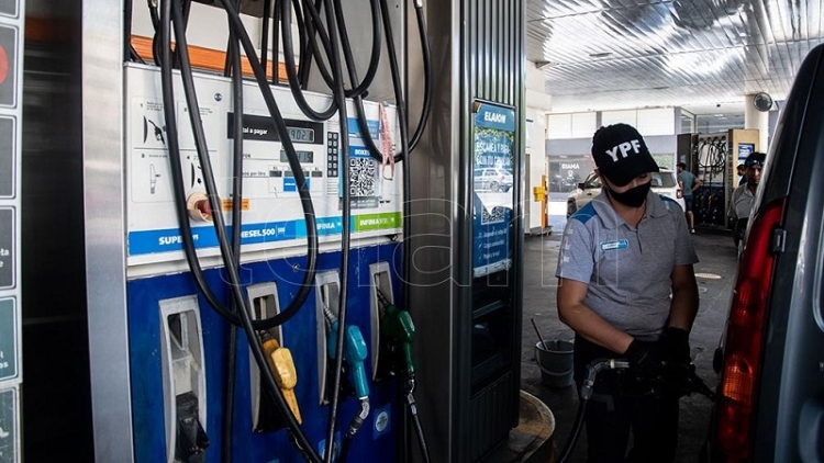 YPF aumenta el precio de sus combustibles 6% en promedio