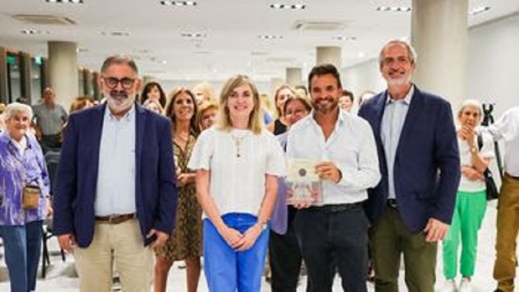Exitosa presentaci&oacute;n de la novela hist&oacute;rica "Tierra Ardiente"