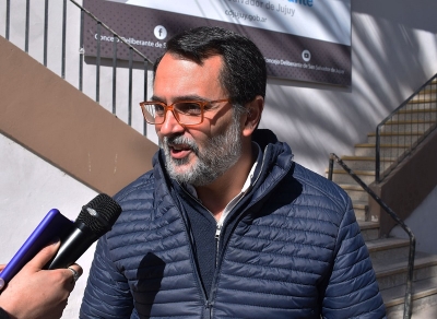 Invitan a utilizar el poncho color marr&oacute;n vicu&ntilde;a, s&iacute;mbolo de identidad gaucha juje&ntilde;a