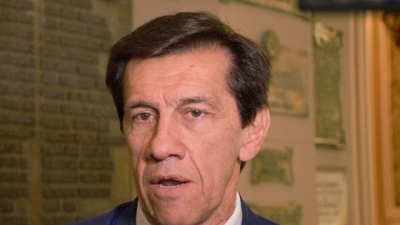 Sadir anunci&oacute; el pago de un bono a estatales y la restituci&oacute;n del Incentivo Docente