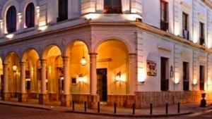 Agosto se despide a puro arte en el Teatro Mitre