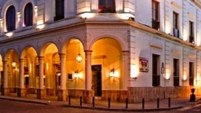 Agosto se despide a puro arte en el Teatro Mitre