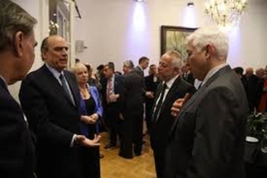 Francos en la cena de ADEPA: habl&oacute; del desaf&iacute;o que genera "la irrupci&oacute;n" de las redes y llam&oacute; a bajar "las confrontaciones"