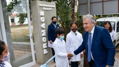 Morales inaugur&oacute; en El Milagro un edificio escolar construido con la renta de Cauchari