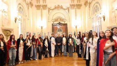 Representantes estudiantiles de El Carmen visitaron la Casa de Gobierno