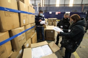 Lleg&oacute; otro avi&oacute;n de China con insumos para los equipos que trabajan casa por casa contra el Covid-19